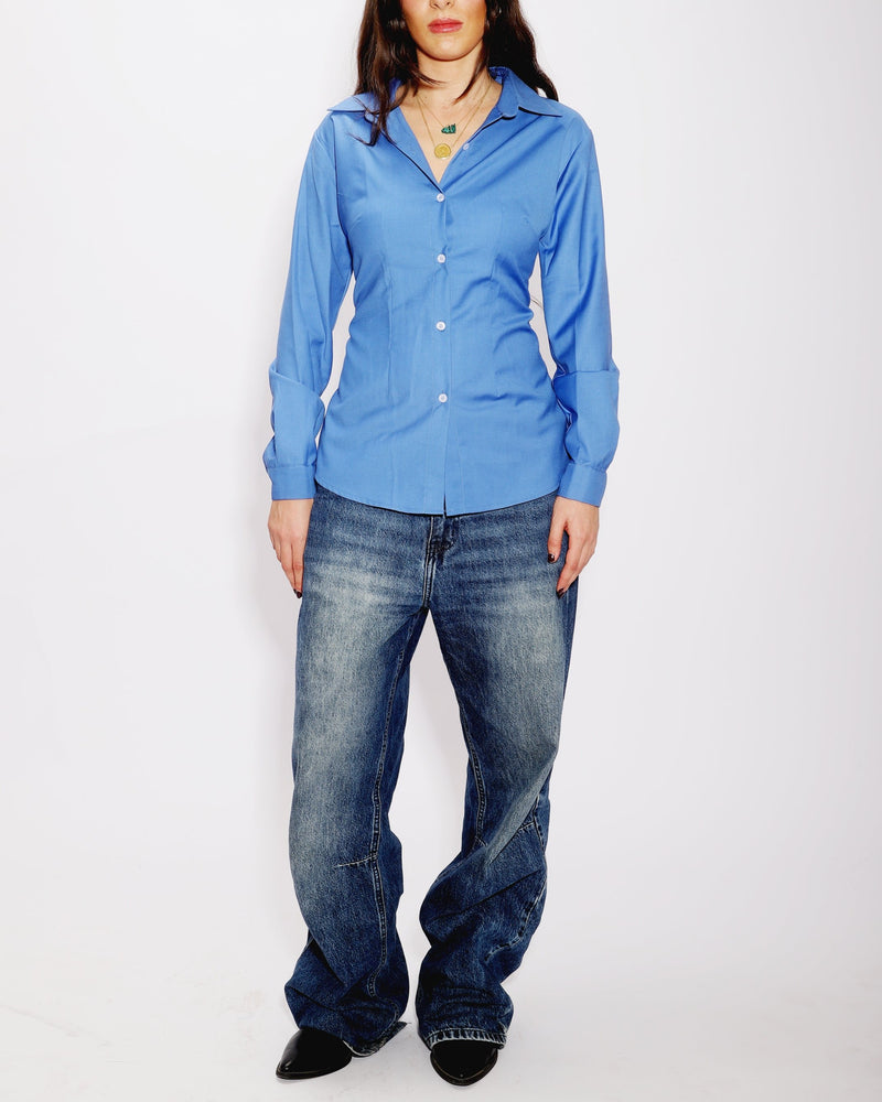 The Blue Chemise, fitted blue poplin shirt